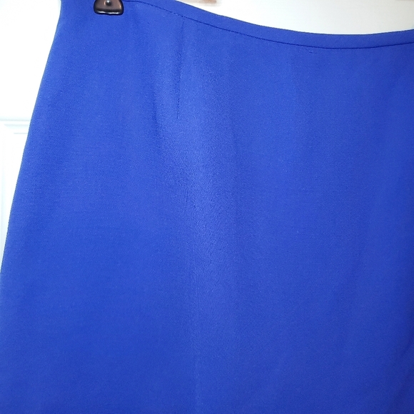 Tahari 2 Piece Skirt Set Sz 10 Blue Top and Skirt - Picture 8 of 14